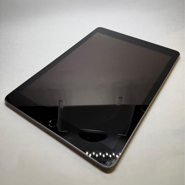 Apple iPad (6th Gen) - Wi-Fi, 32 GB, Gray, A1893