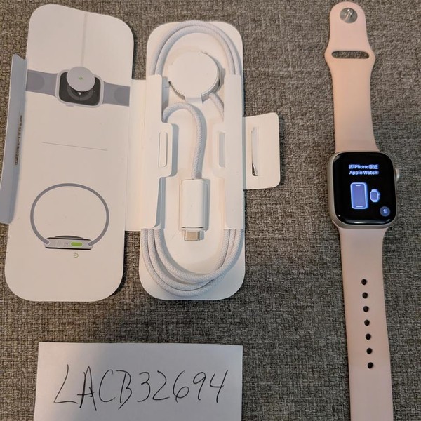 Apple Watch Series 8 41mm - Starlight, A2770 - GPS, Aluminum