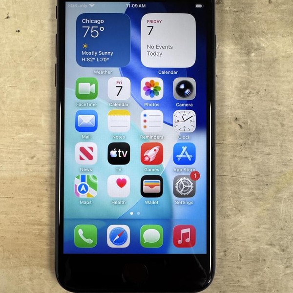 Apple iPhone SE 3rd Gen 2022 - Unlocked, 128 GB, Midnight, A2595