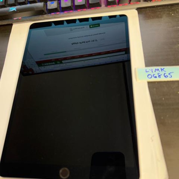 Apple iPad Pro 10.5 inch - Unlocked, 64 GB, Gray