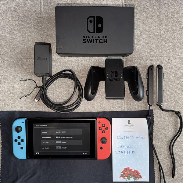 Nintendo Switch - 32 GB, Red & Blue