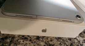 Mint
													Apple iPad 11th Gen - Unlocked, Silver, 128 GB, A3355, photo 5 of 6