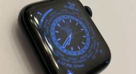 Fair
													Apple Watch SE 2nd Gen 40mm - Midnight, A2722 - GPS, Aluminum, photo 3 of 9