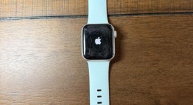 Fair
													Apple Watch SE 1st Gen 40mm - Silver, A2351 - GPS, Aluminum, photo 2 of 11