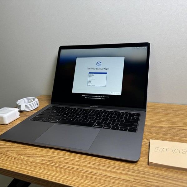 MacBook Air 2019 - 13 inch - 128 GB, Gray, 8 GB, Intel Core i5
