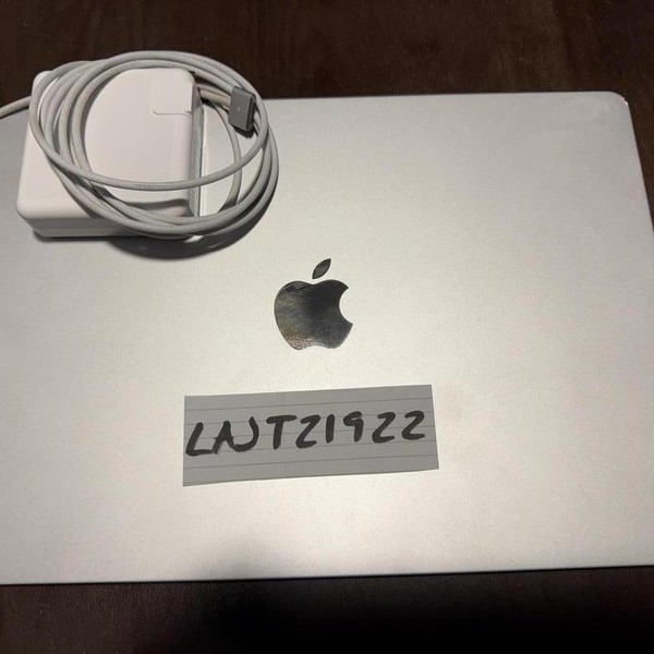 MacBook Air 2023 (M2) - 15 inch - 512 GB, Gray, 8 GB, Apple M2