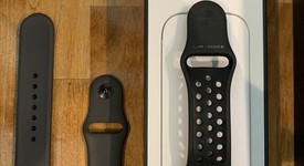 Good
													Apple Watch Series 4 44mm - Unlocked, Gray, A1976 - Cellular, Nike, photo 2 of 9