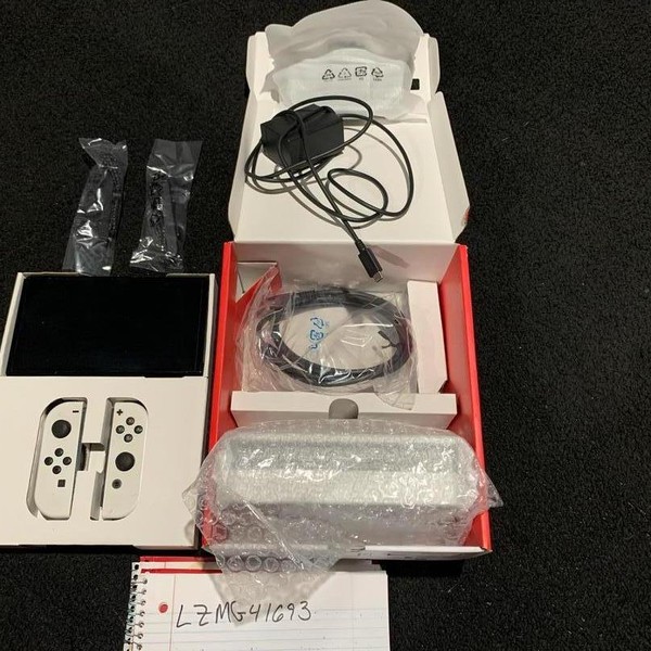 Nintendo Switch - OLED - 64 GB, White