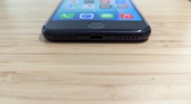 Good
													Apple iPhone SE 3rd Gen 2022 - Unlocked, Midnight, 64 GB, A2595, photo 3 of 14
