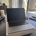 Good MacBook Air 2022 (M2) - 13 inch - 256 GB, Gray, 8 GB, Apple M2