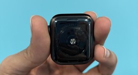 Fair
													Apple Watch SE 1st Gen 40mm - Unlocked, Gray, A2353 - Cellular, Aluminum, photo 2 of 6