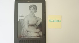 Mint
													Amazon Kindle DX 2nd Gen - Black, photo 3 of 8