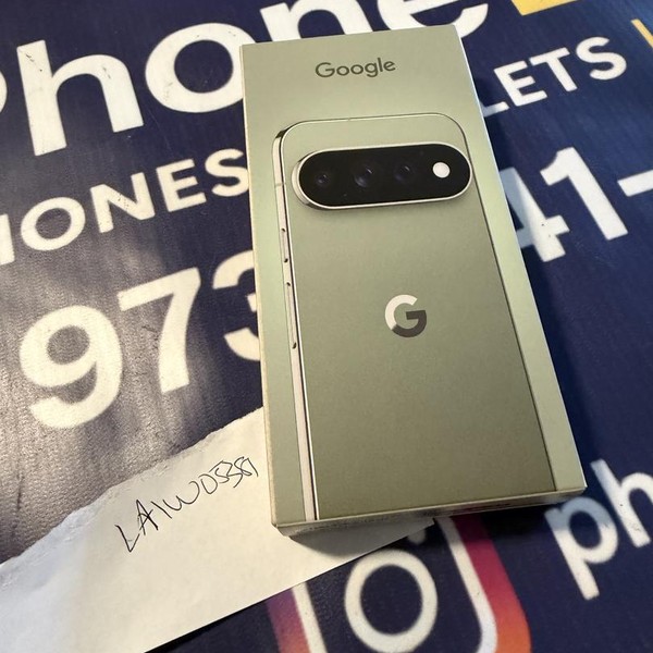 Google Pixel 11 Pro - Unlocked, 256 GB, Olive, 12 GB, G7SWN