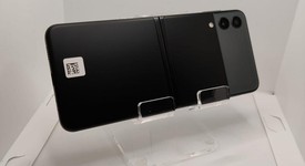 Good
													Samsung Galaxy Z Flip3 5G - Unlocked, Black, 128 GB, 8 GB, SM-F711U1, photo 2 of 5