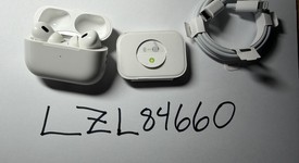 Used
													Apple AirPods Pro 2 - Lightning, photo 2 of 3