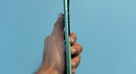 Mint
													Motorola Razr (2025) - Verizon, Green, 256 GB, 8 GB, photo 3 of 6