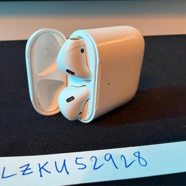 Apple AirPods 2nd Gen - Wireless Case