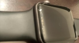 Good
													Apple Watch Series 3 42mm - Unlocked, Gray, A1861, Aluminum, photo 5 of 9