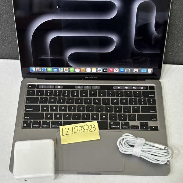 MacBook Pro 2022 - 13 inch - 256 GB, Gray, 16 GB, Apple M2
