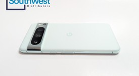 Good
													Google Pixel 8 Pro - Unlocked, Mint, 128 GB, 12 GB, G1MNW, mmWave 5G, photo 4 of 9