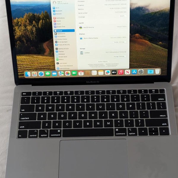 MacBook Air 2019 - 13 inch - 128 GB, Gray, 8 GB, Intel Core i5