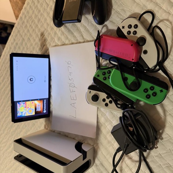 Nintendo Switch - OLED - 64 GB, White