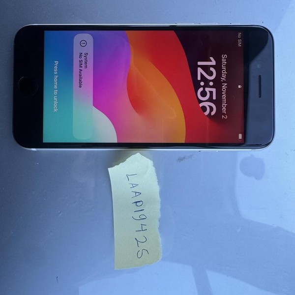 Apple iPhone SE 3rd Gen 2022 - Unlocked, 64 GB, Starlight, A2595