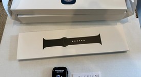 Good
													Apple Watch Series 8 45mm - Unlocked, Midnight, A2774 - Cellular, Aluminum, photo 2 of 9