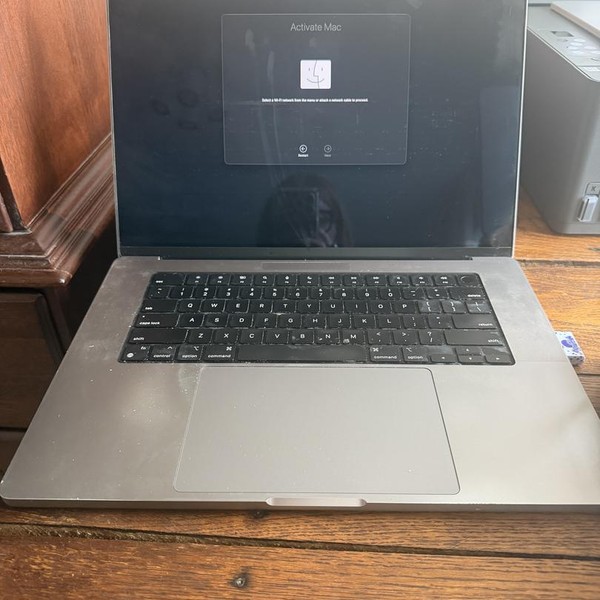MacBook Pro 2021 - 16 inch - 512 GB, Gray, 16 GB, Apple M1 Pro 10-core