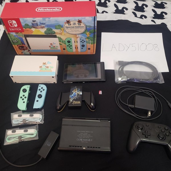 Nintendo Switch - 32 GB, Animal Crossing: New Horizons