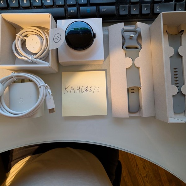 Google Pixel Watch 3 - Unlocked, Silver, 45mm, LTE