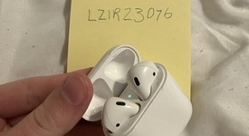 Used
													Apple AirPods 2nd Gen - Lightning Case, photo 3 of 3