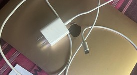 Good
													MacBook Air 2020 - 13" - I5, Gold, 512 GB, 8 GB, photo 5 of 6