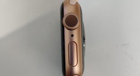 Mint
													Apple Watch Series 5 40mm - Gold, A2092 - GPS, Aluminum, photo 3 of 5