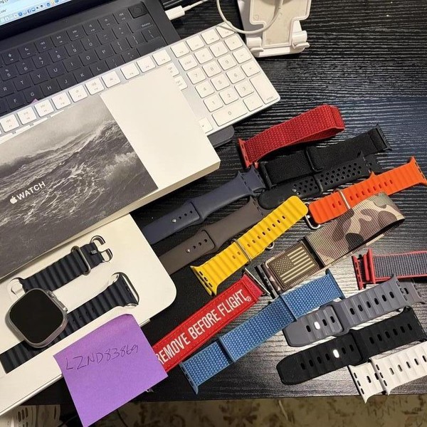 Apple Watch Ultra 49mm - AT&T, Titanium, A2622