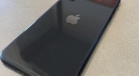 Good
													Apple iPhone SE 2nd Gen 2020 - Cricket, Black, 64 GB, A2275, photo 4 of 5