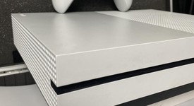 Good
													Xbox One S (2016) - White, 1 TB, photo 5 of 11