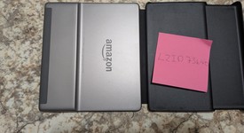 Mint
													Amazon Kindle Oasis 10th Gen - Gray, 32 GB, WiFi + LTE, photo 4 of 9