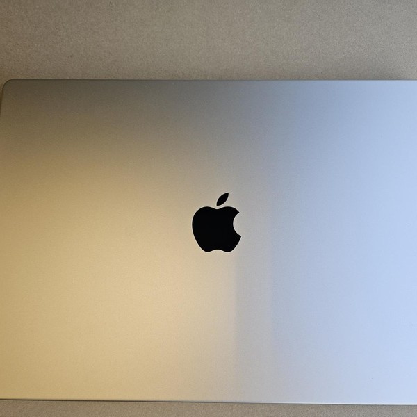 MacBook Pro 2021 - 16 inch - 512 GB, Gray, 16 GB, Apple M1 Pro 10-core