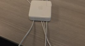 Good
													MacBook Pro 2017 (With Touch Bar) - 13" - I7, Silver, 1 TB, 16 GB, photo 4 of 16