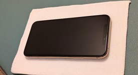 Mint
													Apple iPhone Xs - Unlocked, Gold, 64 GB, A1920, photo 2 of 9