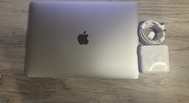 Good
													MacBook Air 2020 - 13" - I5, Gray, 256 GB, 8 GB, photo 2 of 10