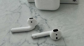 Used
													Apple AirPods 2nd Gen - Lightning Case, photo 2 of 3