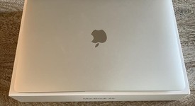 Good
													MacBook Air 2019 - 13" - I5, Silver, 128 GB, 8 GB, photo 5 of 13