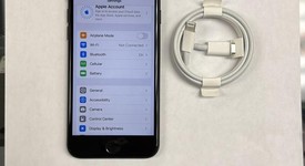 Mint
													Apple iPhone SE 3rd Gen 2022 - Unlocked, Midnight, 64 GB, A2595, photo 2 of 9