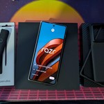 Mint Motorola Razr Fold - Unlocked, 512 GB, PANTONE Lily White