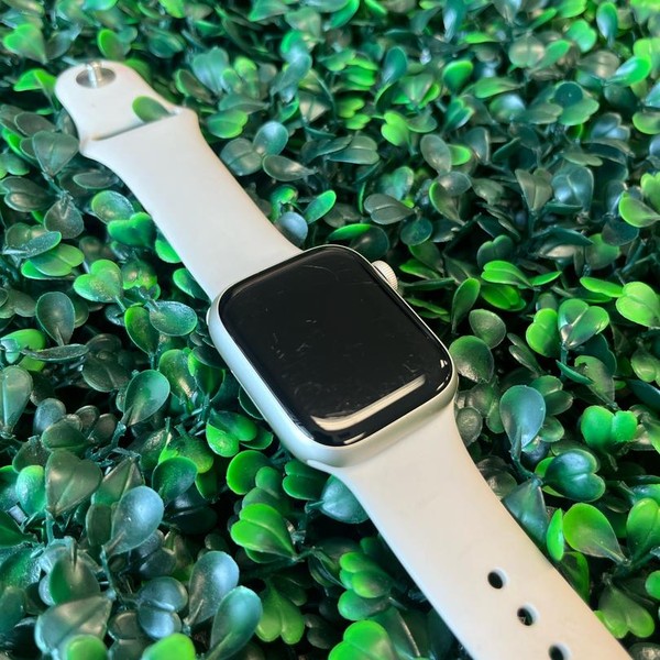 Apple Watch Series 8 41mm - Unlocked, Silver, A2772 - Cellular, Aluminum