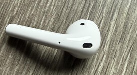 Used
													Apple AirPods 1st Gen - Lightning Case, photo 5 of 10