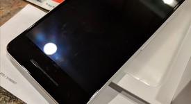 Mint
													Google Pixel 2 - Unlocked, White, 64 GB, Google Edition, photo 3 of 4