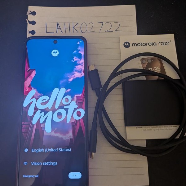 Motorola Razr Plus (2025) - Unlocked, 256 GB, Hot Pink, 12 GB
